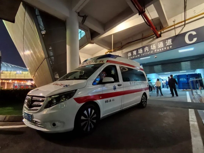 “苏超”揭幕战   医疗保障全程护航